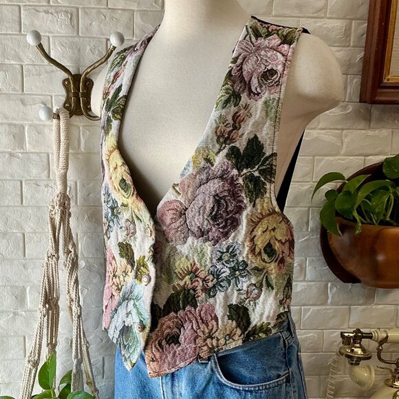 Vintage Huntington Ridge Classic 1990s Floral Tapestry Tie Back Vest Cottagecore - Picture 2 of 13